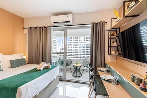 Photo of the whole room, Bedroom