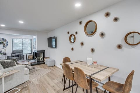 Fall Ridge Retreat with Hot Tub and Pool House in Vail