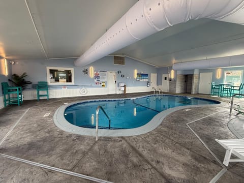 King Bed, Jacuzzi, Private Balcony by Gull Lake Hotel in Nisswa