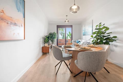 Seating area, Dining area