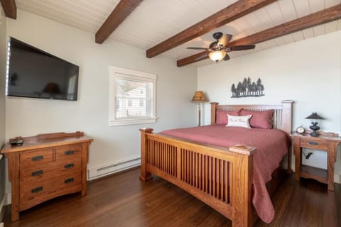 Sunny Shores - Lake days, Pool dips & Concerts House in Gilford