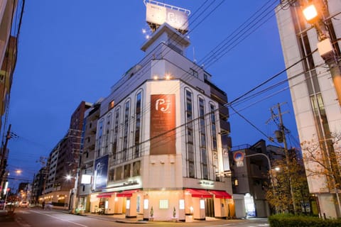 Property building, Neighbourhood