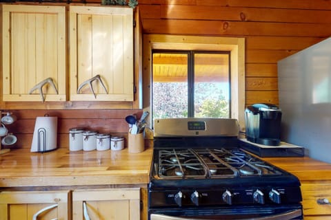 Cougar Canyon Bunk House House in Colorado