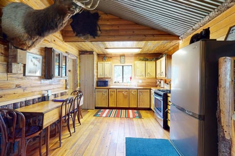 Cougar Canyon Bunk House House in Colorado