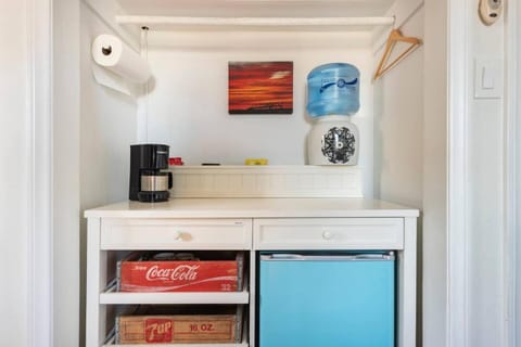 Cozy Room with Hot Tub, Pool, Sauna & Gym Near Beach Bed and Breakfast in Carlsbad