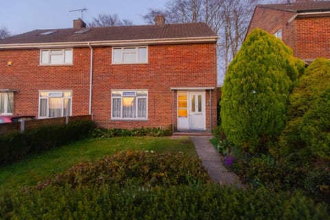 Property building, Facade/entrance, Garden, Garden view