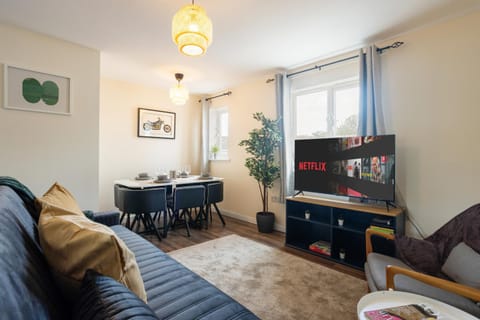 Living room, Seating area, Dining area