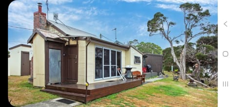 Waterview at Lettes Bay Apartment in Strahan