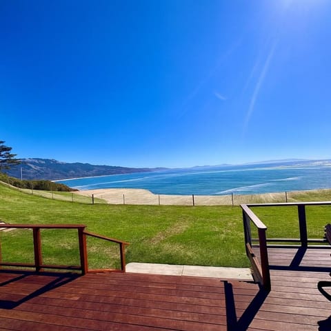 Spectacular Bolinas Oceanfront Retreat House in Bolinas