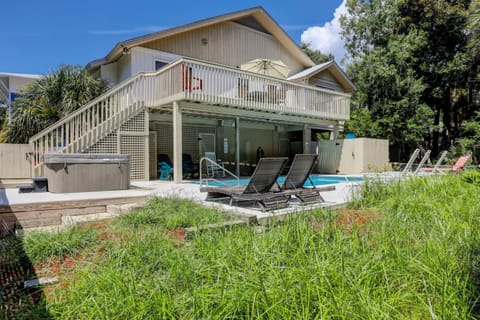 16 Hickory Lane 4 BR Private Pool Hot Tub Pet Friendly Walk to Beach Bikes & Beach Gear included House in South Forest Beach