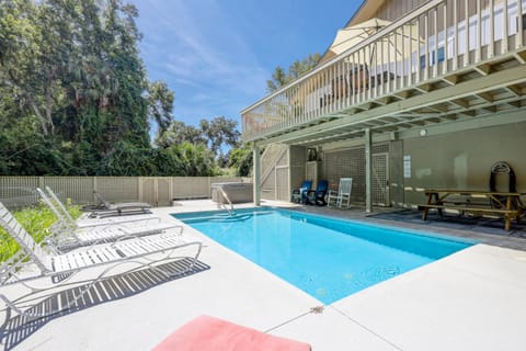 16 Hickory Lane 4 BR Private Pool Hot Tub Pet Friendly Walk to Beach Bikes & Beach Gear included House in South Forest Beach