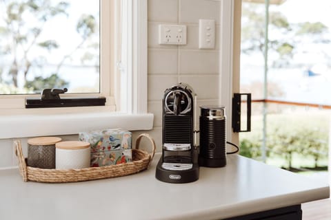 Coffee/tea facilities, Kitchen or kitchenette