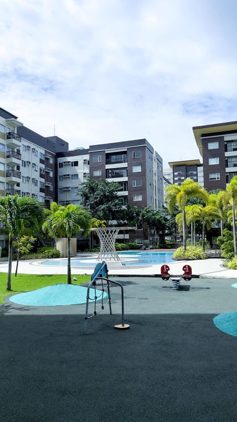 Neighbourhood, Summer