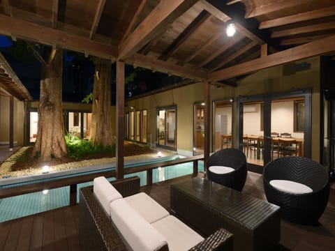 Night, Inner courtyard view