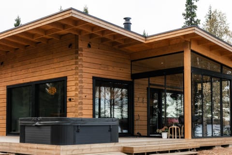 Property building, Patio, Day, Balcony/Terrace, Open Air Bath