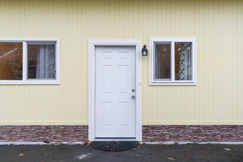 Ideal Getaway Near Lake Washington & Seattle House in Kenmore