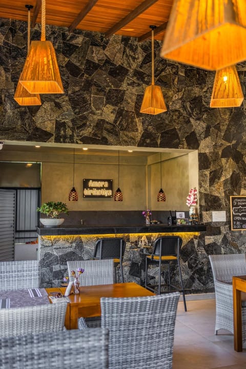 Restaurant/places to eat, Seating area
