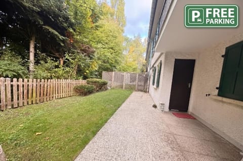 Facade/entrance, Garden