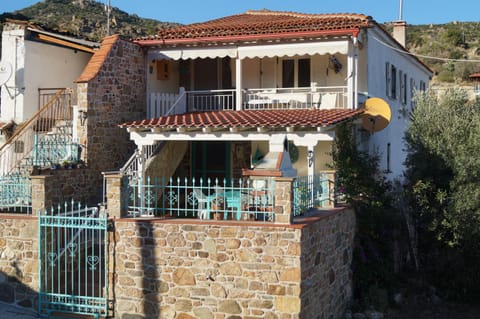 Property building, Day
