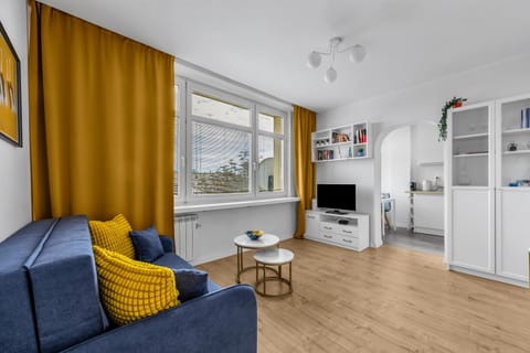 TV and multimedia, Living room, Seating area, oven