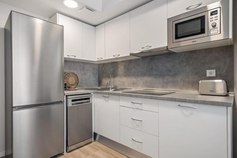 Accessible flat near the Toledo Bridge - 4A Apartment in Madrid