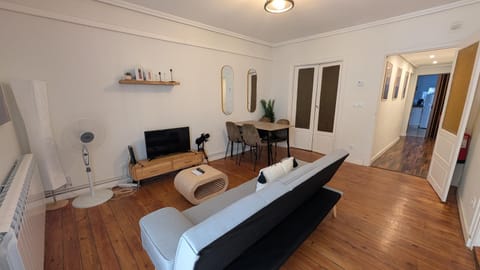 TV and multimedia, Lounge or bar, heating, heating