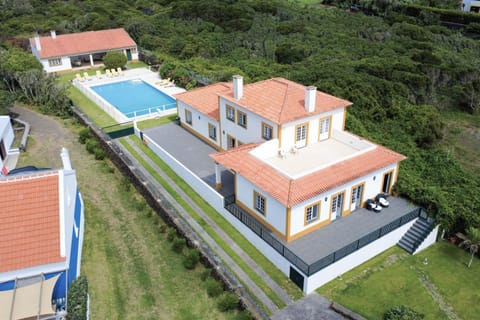 Property building, Facade/entrance, Garden, Swimming pool