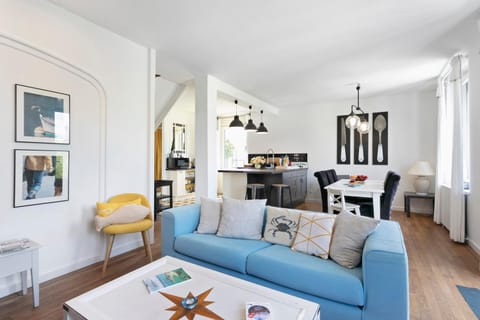 Property building, Living room