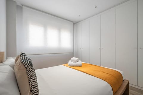 Accessible flat near the Toledo Bridge - 4B Apartment in Madrid