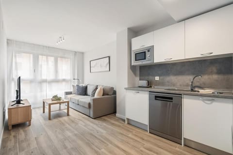 Accessible flat near the Toledo Bridge - 4B Apartment in Madrid