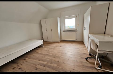 Monteurzimmer - Privatzimmer Unterkunft Siegen zentrale Lage mit Ausblick Vacation rental in Siegen