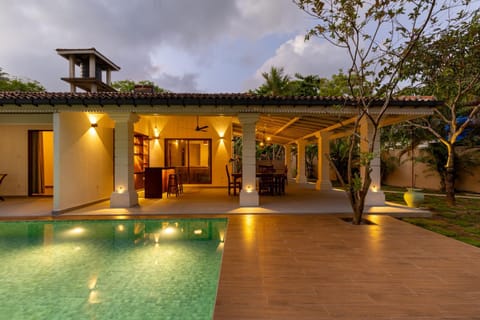 Property building, Day, Garden, Garden view, Pool view, Swimming pool