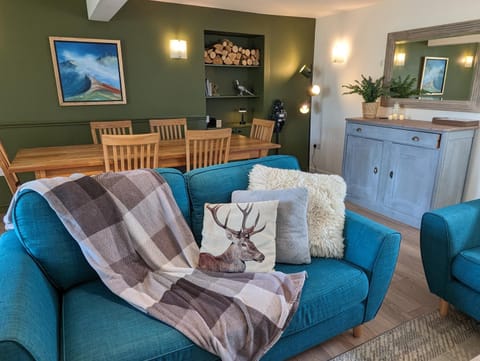 Living room, Seating area