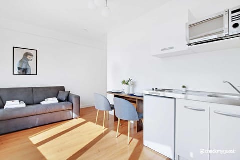 Kitchen or kitchenette, Living room, Dining area