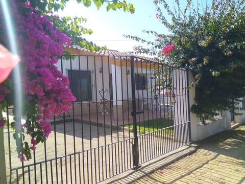Off site, Neighbourhood, Natural landscape, On site