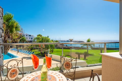 View (from property/room), Balcony/Terrace, Pool view, Sea view
