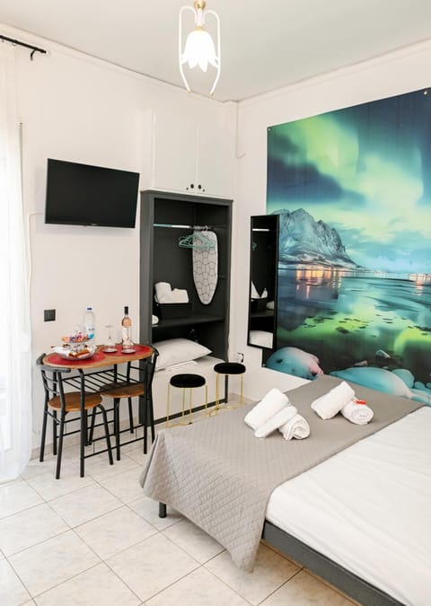 Bed, Photo of the whole room, Evening entertainment, Bedroom, minibar, towels