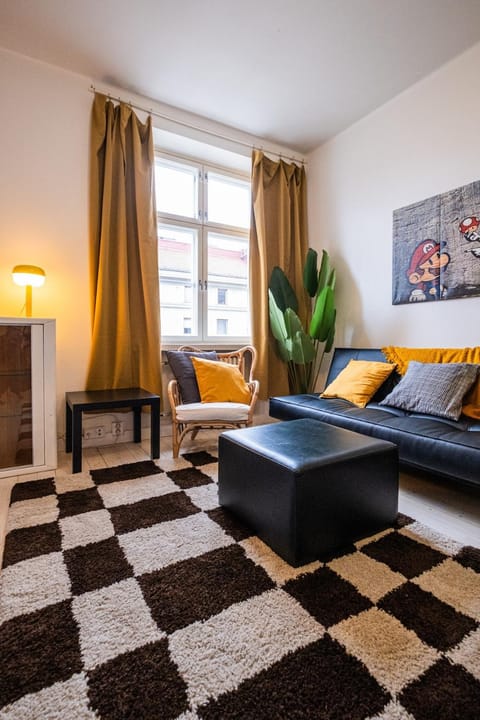 Heartbeat of Kallio - Stylish 2BR City Stay Apartment in Helsinki
