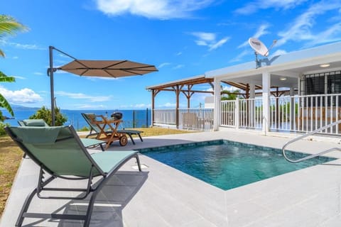 Patio, Day, Natural landscape, View (from property/room), Balcony/Terrace, Pool view, Sea view, Swimming pool, sunbed