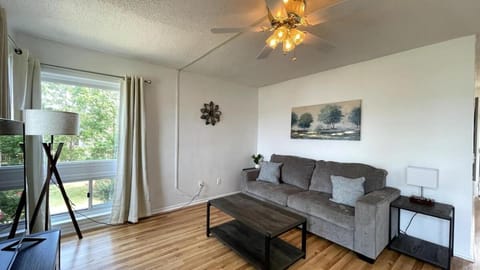 LR1 Bay Tree 1 bedroom condo with pool House in Little River