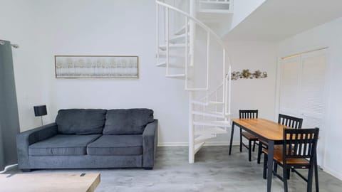 Lovely 2 bedroom condo with pool J3 House in Little River