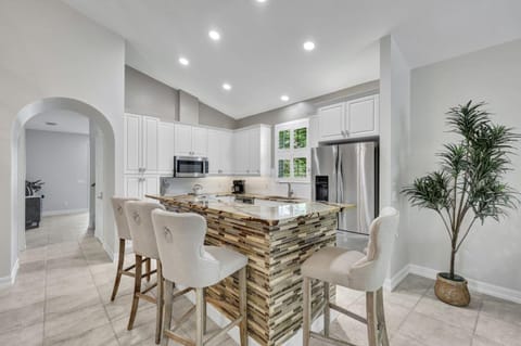 New Coastal Retreat – 4BR/3BA with Private Pool, Near Vanderbilt Beach House in Naples Park