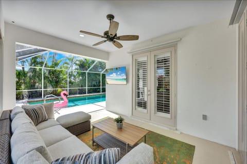 New Coastal Retreat – 4BR/3BA with Private Pool, Near Vanderbilt Beach House in Naples Park