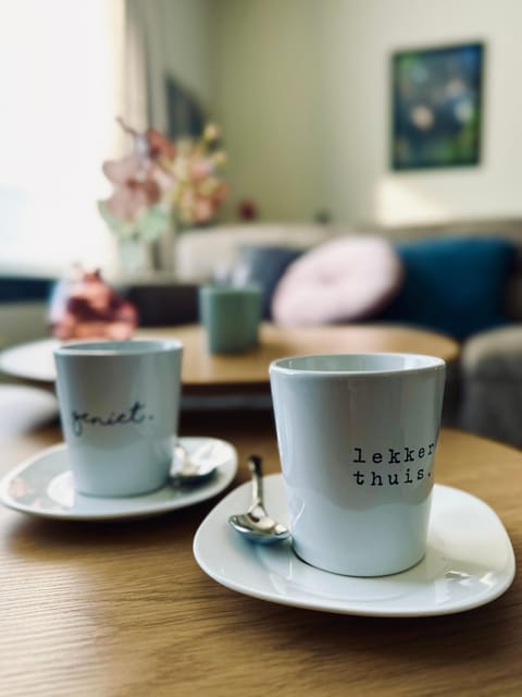 Coffee/tea facilities, Living room, Seating area