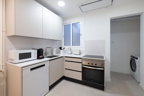 Coffee/tea facilities, Kitchen or kitchenette, oven, toaster, kitchen