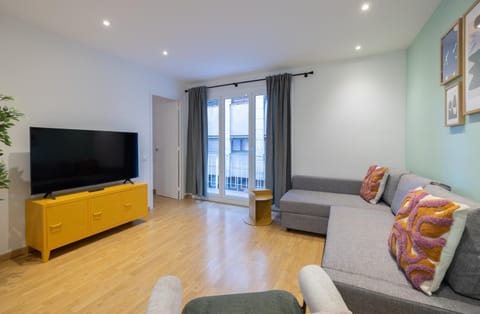 TV and multimedia, Living room, Seating area