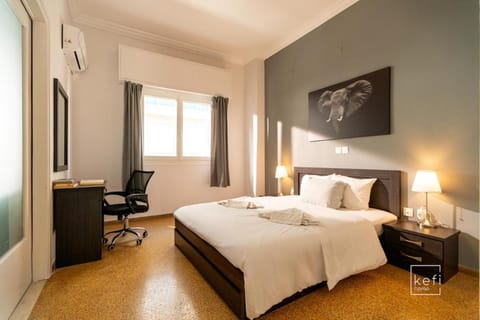 Cozy 3-BDR Flat at Tavros Metro - 10 Min to Center Apartment in Kallithea