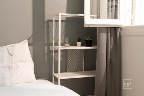 Cozy 3-BDR Flat at Tavros Metro - 10 Min to Center Apartment in Kallithea