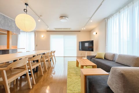 TV and multimedia, Living room, Dining area