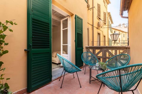 Property building, Balcony/Terrace
